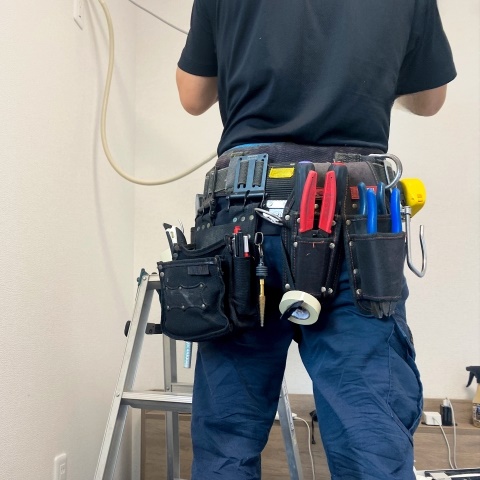 エアコン工事作業